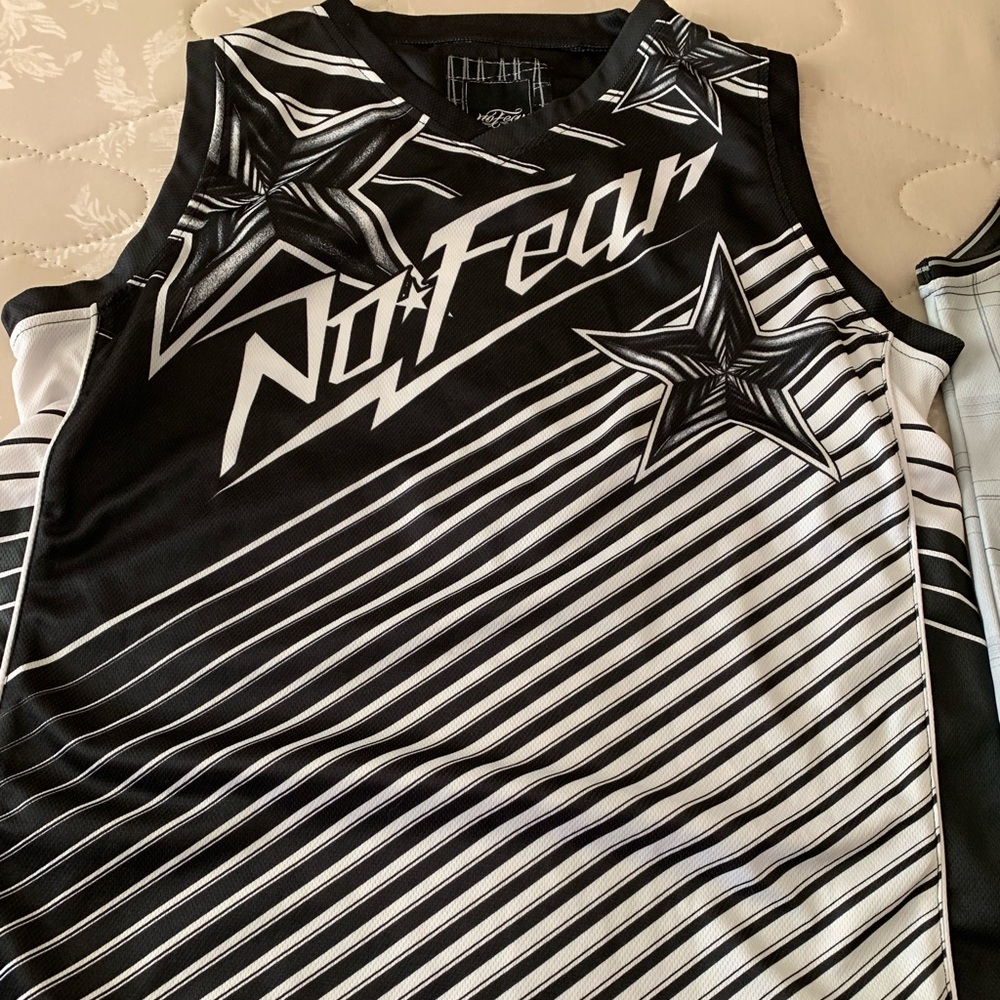 No fear shirt size L